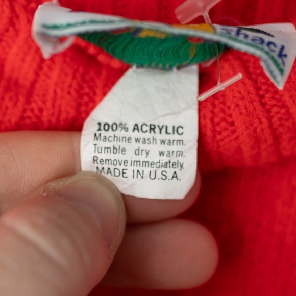 2/$20- VINTAGE red knit sweater - Picture 3 of 3